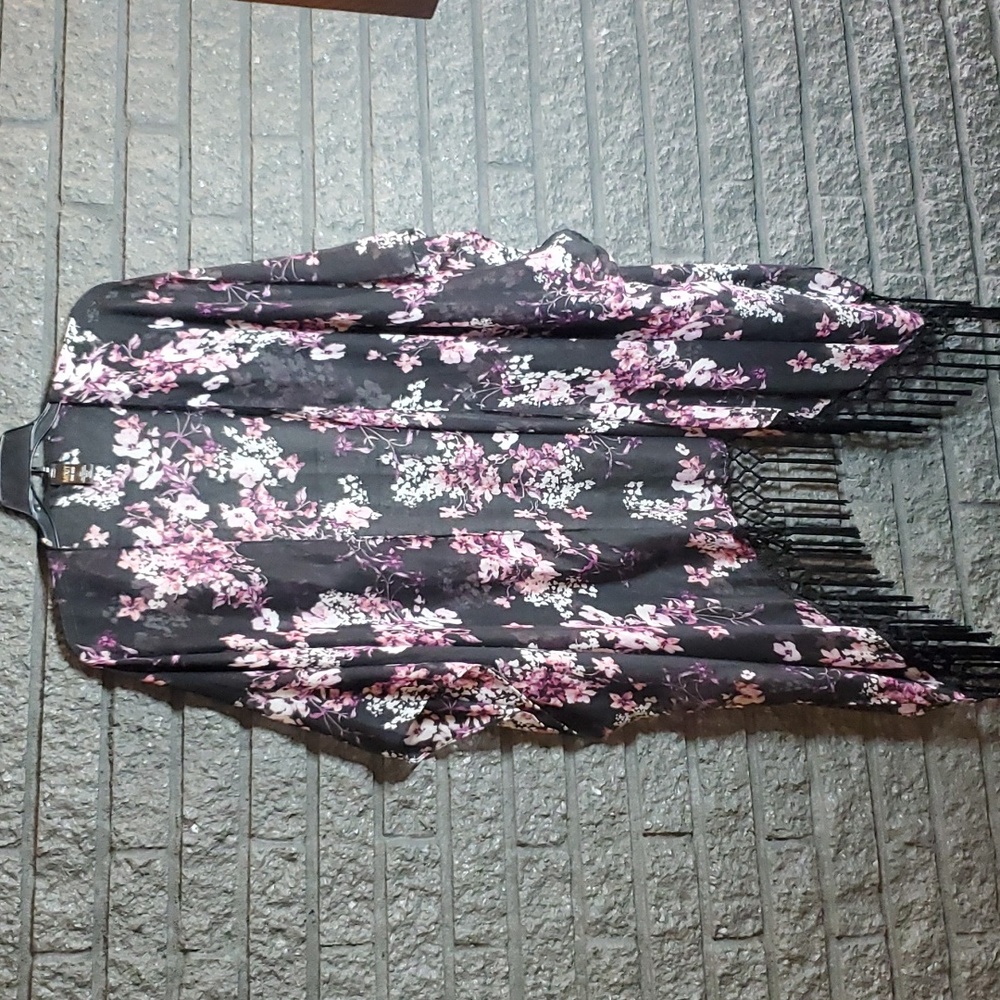 MIXIT- Black Floral Kimono Style top